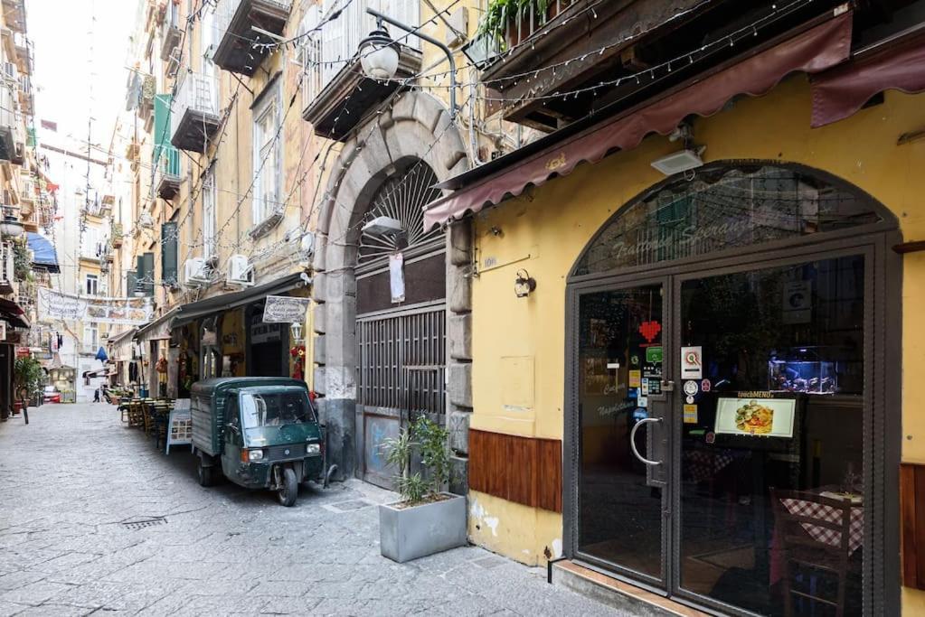 Apartament A Due Passi Da Toledo Neapol Zewnętrze zdjęcie