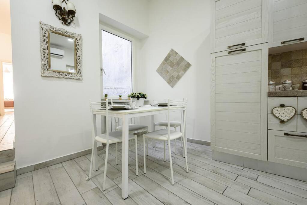 Apartament A Due Passi Da Toledo Neapol Zewnętrze zdjęcie
